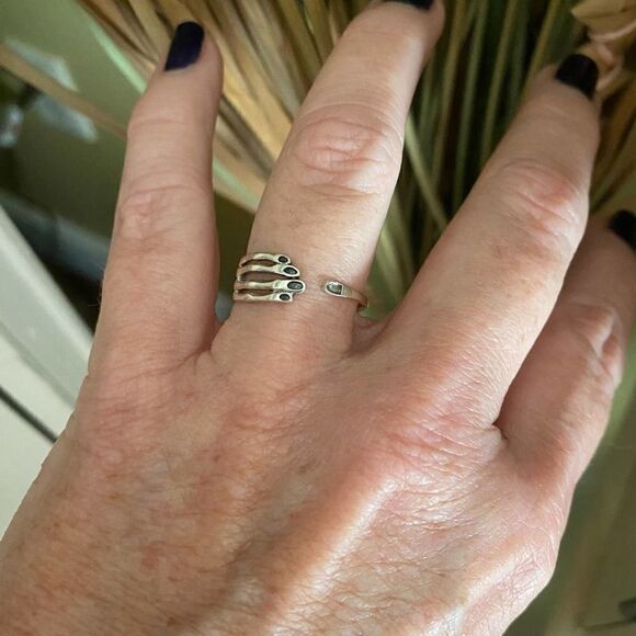 Weird Hand Adjustable Sterling Silver Ring Sizes 7,8,9,10 - Picture 5 of 5